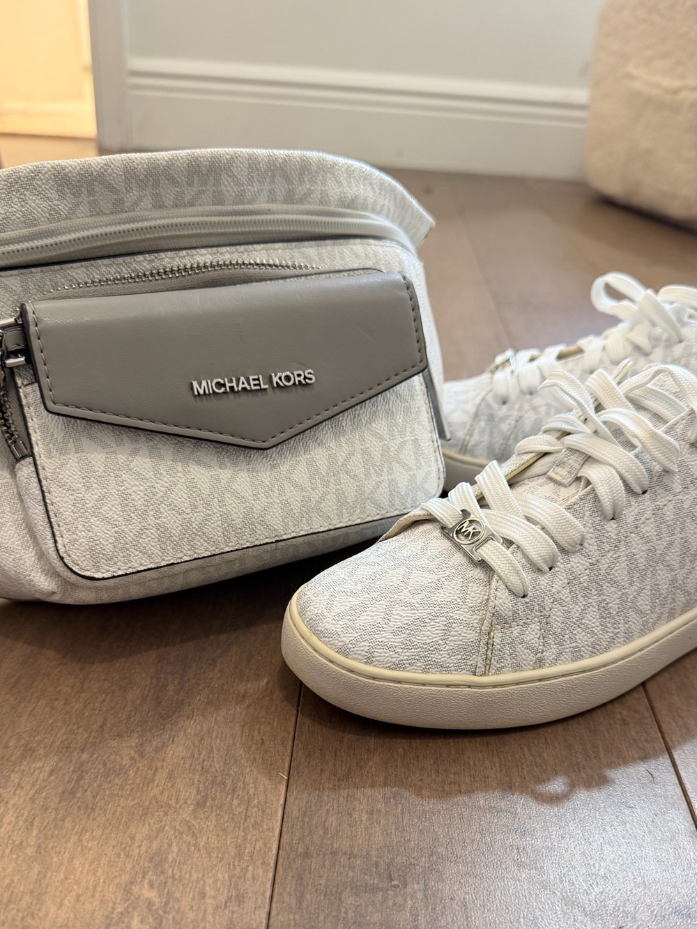 Set Michael Kors sneakers and White and Light Gray Logo Crossbody Bag